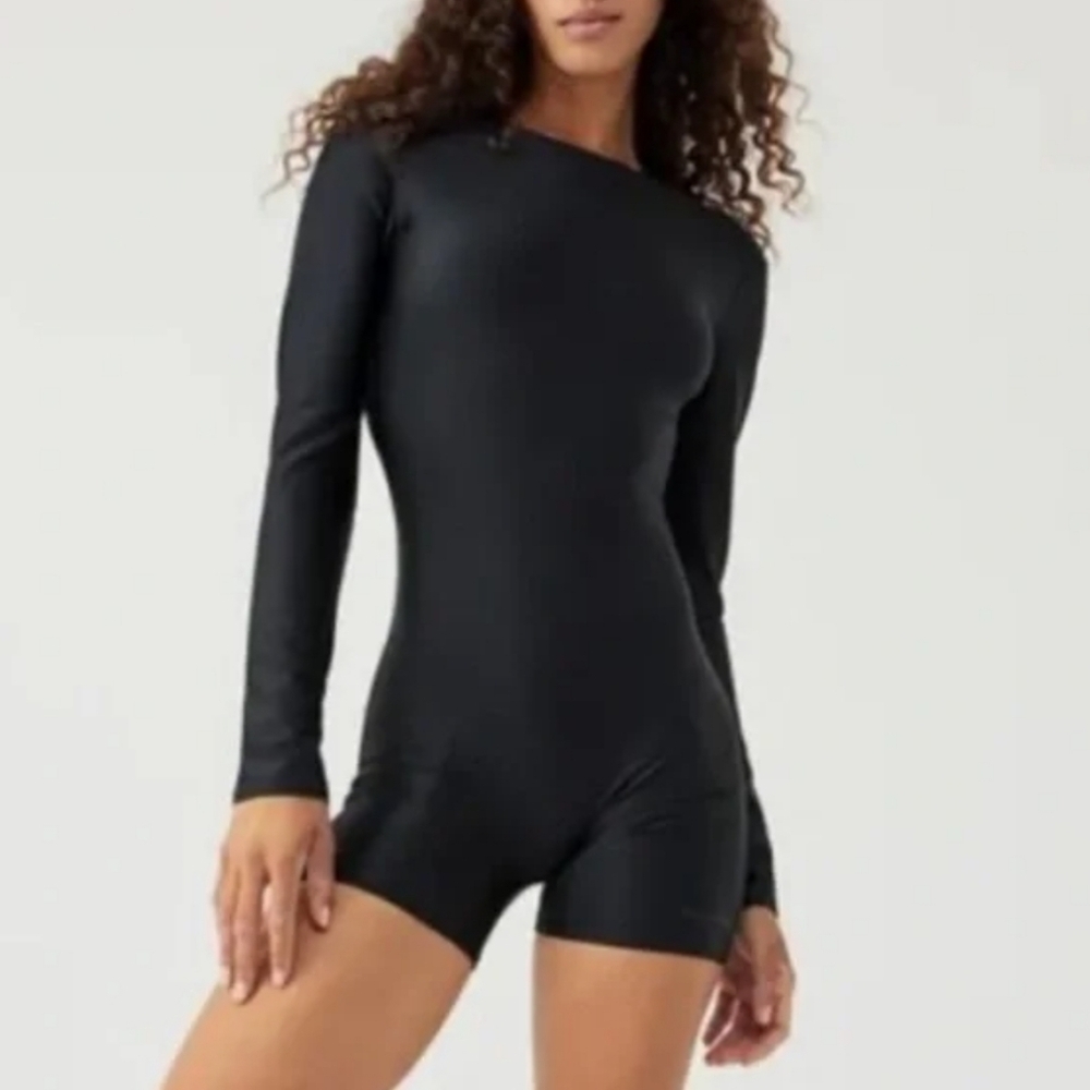 Outdoor Voices Beam 3.5" Bodysuit Long Sleeve Shorts Black Large